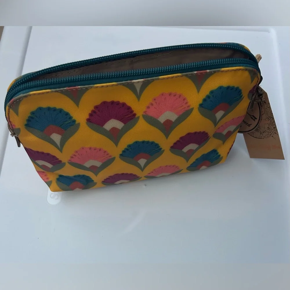 NWT Catchfly Essentials Pouch Wristlet